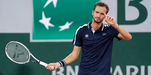Медведев обыграл Зверева на тай-брейке в третьем сете полуфинала Australian Open