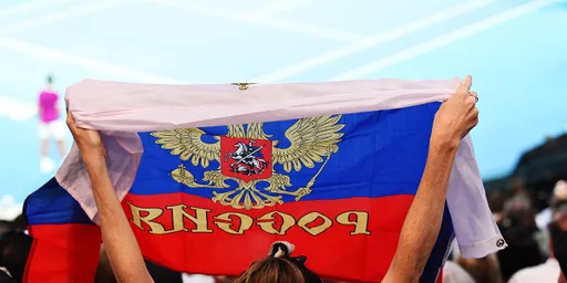Полиция на Australian Open арестовала четверых болельщиков с флагами России, которые угрожали охране