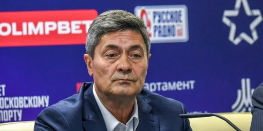 Мартемьянов продлил действующее трудовое соглашение с ХК «Амур»