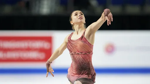 Камила Валиева лидирует после короткой программы на чемпионате России по фигурному катанию
