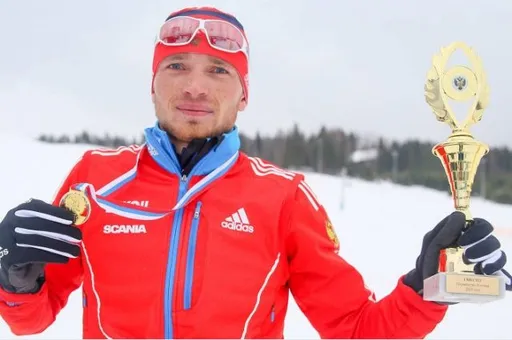 Мальцев выиграл индивидуальную гонку на чемпионате России после снятия Большунова