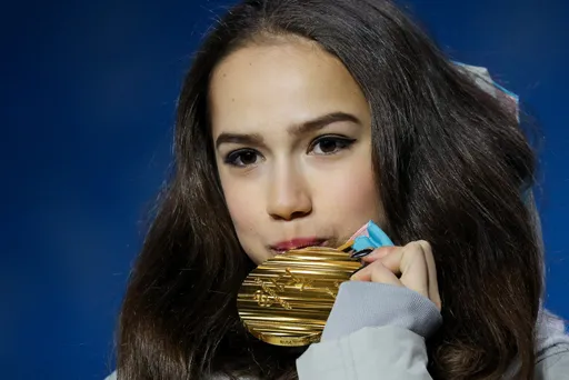 Загитова, Усачева и Щербакова станцевали в Дубае