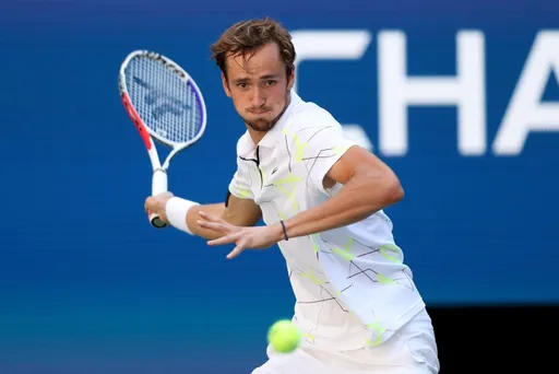 Даниил Медведев стал победителем теннисного турнира ATP 500 в Вене