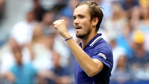 Медведев уничтожил Джоковича в финале US Open. Управился в трех сетах и выиграл в годовщину свадьбы