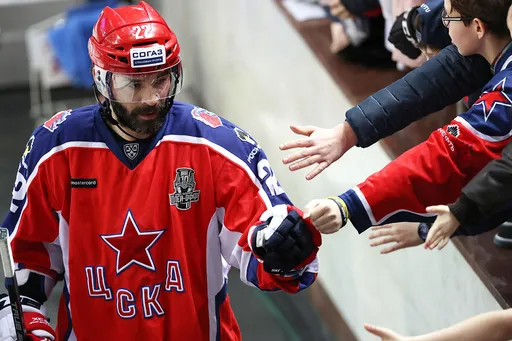 Александр Попов продлил контракт с ЦСКА на один год