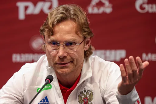 Карпин заявил, что не рассматривал вариант с вызовом Дзюбы в сборную России
