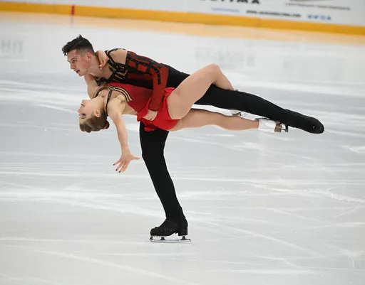 Мишина и Галлямов победили на турнире Finlandia Trophy, Тарасова и Морозов стали вторыми