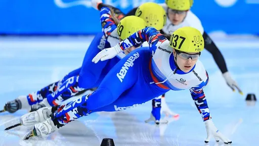 Американка намеренно сбила россиянку Просвирнову на Кубке мира по шорт-треку в Пекине