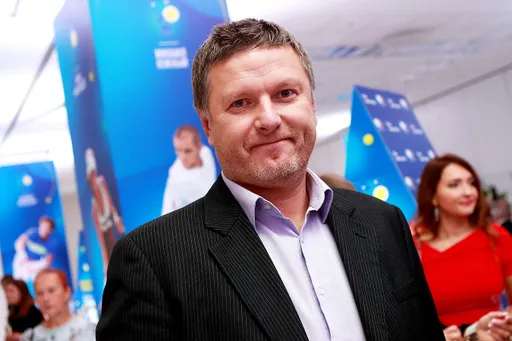 Кафельников поделился ожиданиями от матча Касаткиной против Швёнтек на Итоговом турнире WTA