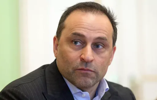 Свищев: давайте каждый теперь будет играть в форме, содержащей политические лозунги