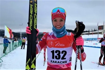 Россиянки взяли «золото» и «серебро» в гонке на 5 км на ЮЧМ по лыжным гонкам