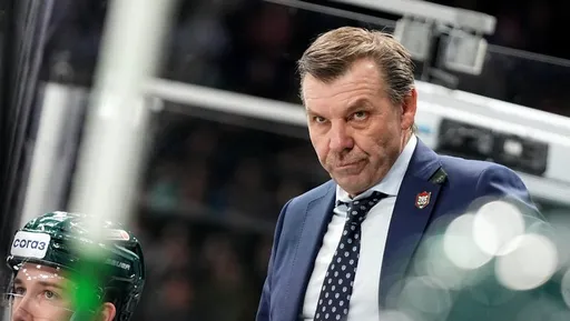 Нападающий «Ак Барса» Бурмистров продолжает заниматься отдельно после ухода Знарка