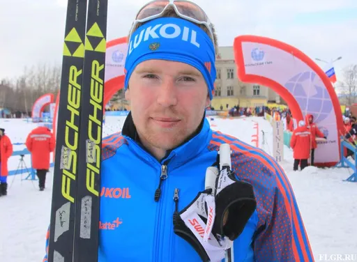 Семиков стал победителем масс-старта на чемпионате России по лыжным гонкам