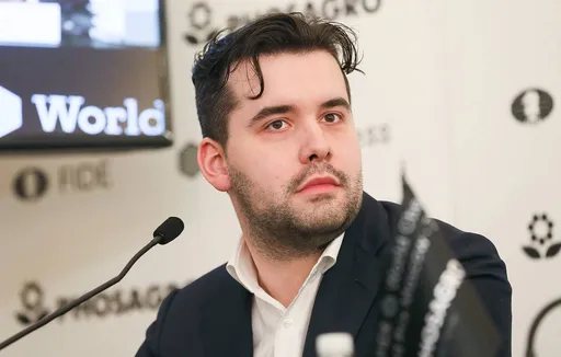 Тренер Непомнящего прокомментировал решение FIDE о запрете использовать термос с логотипом личного спонсора