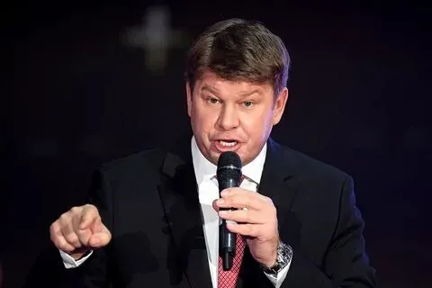 Губерниев поддержал решение о повторном аннулировании австралийской визы Джоковича