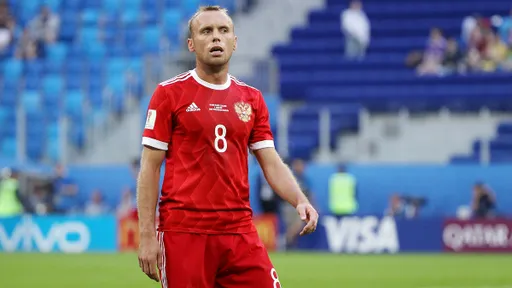 Хавбек «Химок» Глушаков заявил, что не испортил бы картину в сборной России