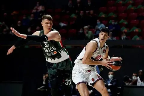 УНИКС победил «Реал» в матче регулярного чемпионата Евролиги