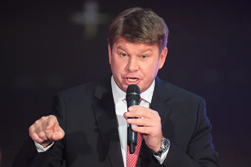 Губерниев — о женском скиатлоне: радуюсь успеху Непряевой, но вопросов к группе Крамера очень много