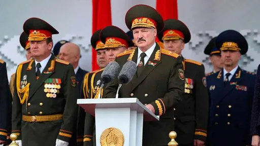 Лукашенко объяснил, почему не мог отменить Парад Победы в Белоруссии