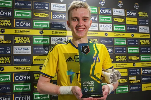 Вратарь Попов, побивший рекорд РПЛ по количеству сейвов в одном матче: приятно оставить след в истории