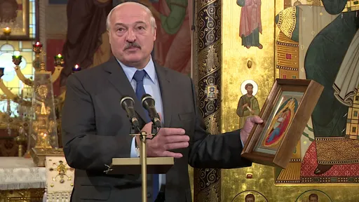 Лукашенко рассчитывает на помощь Бога в борьбе с коронавирусом в Белоруссии