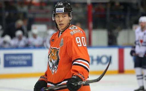 Нападающий Олег Ли стал игроком «Автомобилиста»