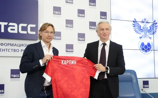 Дюков: Карпин – опытный тренер, который умеет не просто создавать успешные команды