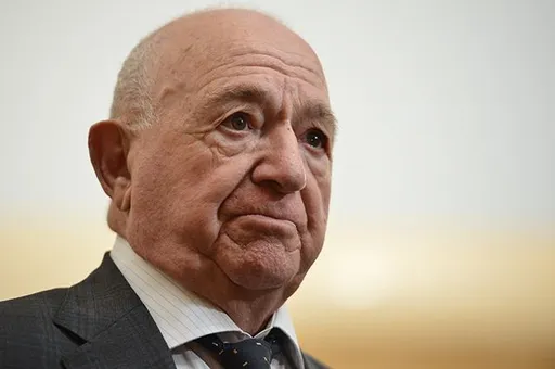 Никита Симонян поддержал Валерия Карпина