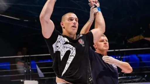 За похищение человека арестован российский тяжеловес UFC