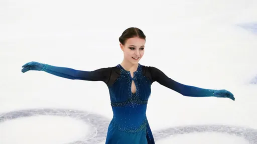 Щербакова выиграла короткую программу на командном ЧМ, Туктамышева – вторая