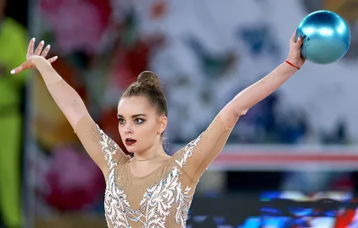 Гимнастка Арина Аверина снялась с личного многоборья на Спартакиаде