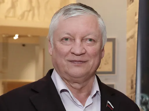 Анатолий Карпов заявил, что у шахматиста Романова могут возникнуть проблемы в России