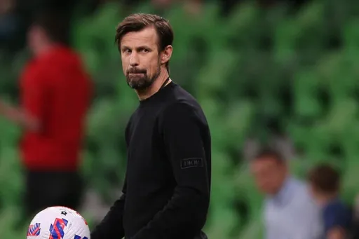 Семак заявил, что раскритиковавший его Денисов имеет право на свое мнение