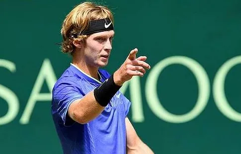 Чесноков — о поражении Рублева на Australian Open: теперь Медведеву отдуваться за всю Россию