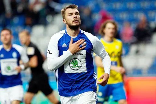 Transfermarkt повысил стоимость Комличенко