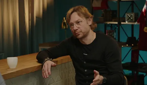 Карпин снова в «Коммент.Шоу»: назвал себя идиотом и обычным тренером, объявил, что остается в сборной
