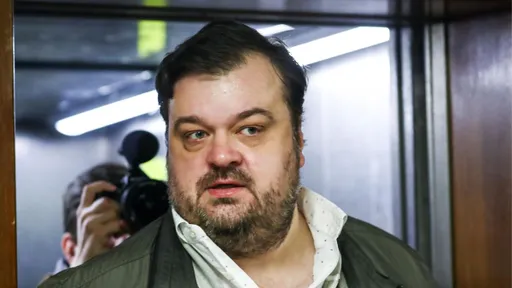 «О чём твои мысли, Артемий Дзюба?»: Уткин спел про «Зенит» после спора с Радимовым