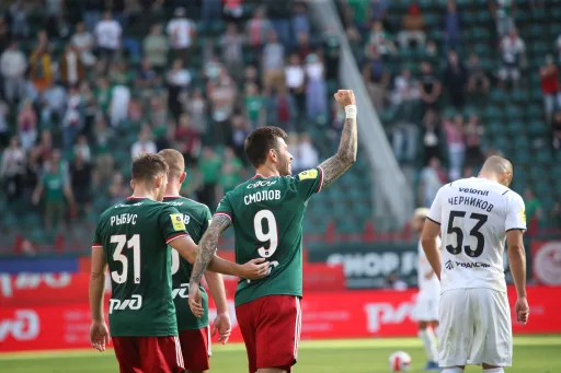 Наумов: «Локомотив» умеет играть по тактике Николича, игра хороша. Но посмотрите на лавку – там никого