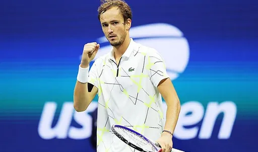 Медведев стартовал на US Open с разгромной победы