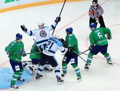 «Салават Юлаев» потерпел первое домашнее поражение в сезоне, уступив «Сибири»