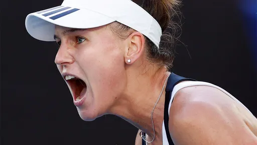 Кудерметова обыграла Мугурусу и вышла в 1/4 финала турнира в Дубае