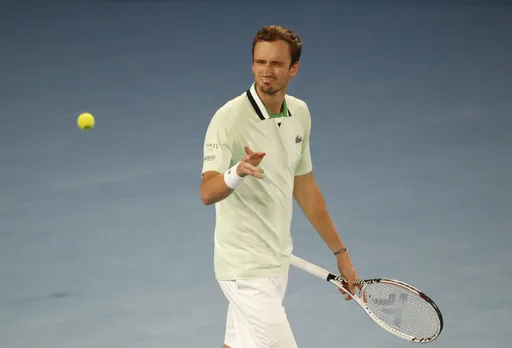 Медведев сократил отставание от первой ракетки мира Джоковича в рейтинге ATP