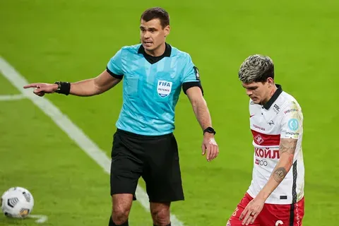 Арбитр Федотов оценил решение судей по резонансному голу Мбаппе
