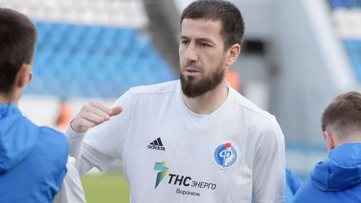 «Факел» продлил контракт с защитником Дашаевым
