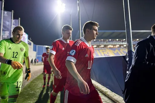Массажист молодёжной сборной России рассказал о состоянии Маслова и Захаряна перед игрой с Францией