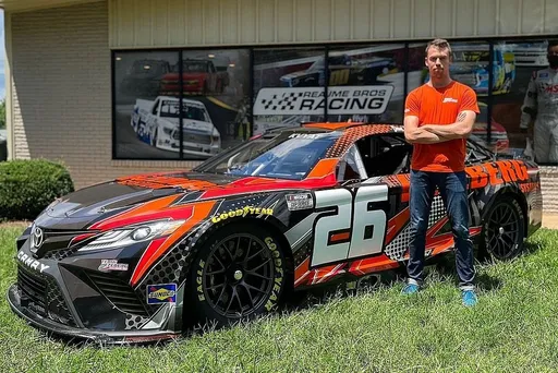 Эксперт NASCAR: хорошим дебютом для Квята будет просто добраться до финиша
