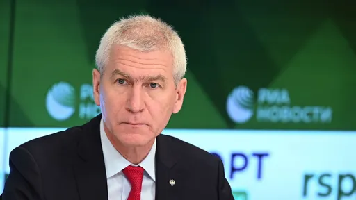 Министр спорта РФ Матыцин поздравил российских хоккеистов с «серебром» Олимпиады