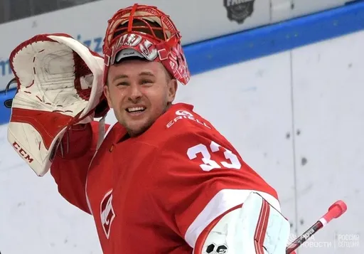 Экс-голкипер «Спартака» Гудачек вернется в КХЛ