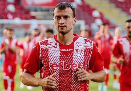 Футболист Шляков: на днях румын подошёл ко мне и сказал, что хочет сфотографировать дочку с русским