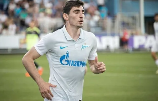 Защитник «Зенита» Адамов рассказал о подарке на 26-летие Бакаева